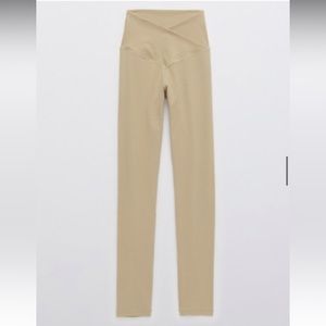 OFFLINE BY AERIE REAL ME HIGH WAISTED CROSSOVER LEGGING
